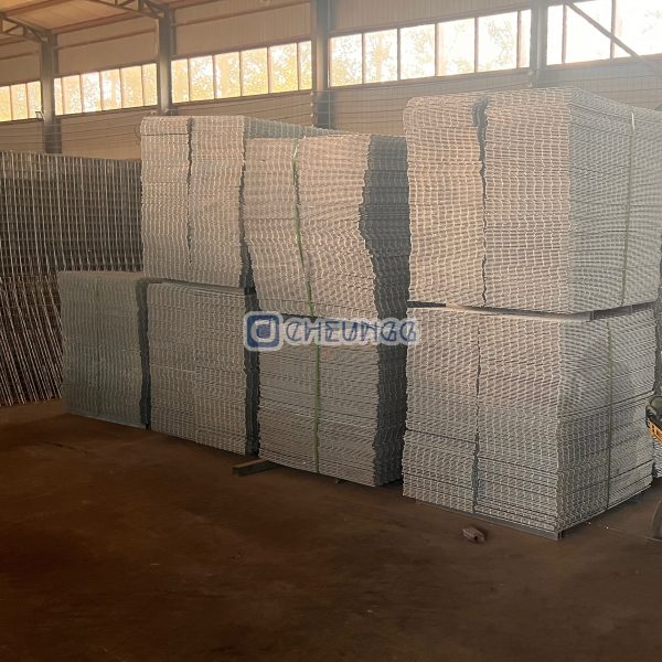 Glass Gabion Basket Wall