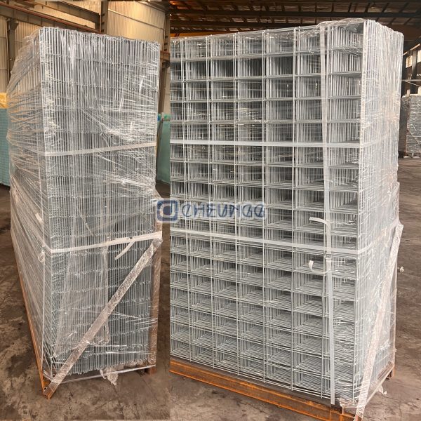Glass Gabion Basket Wall