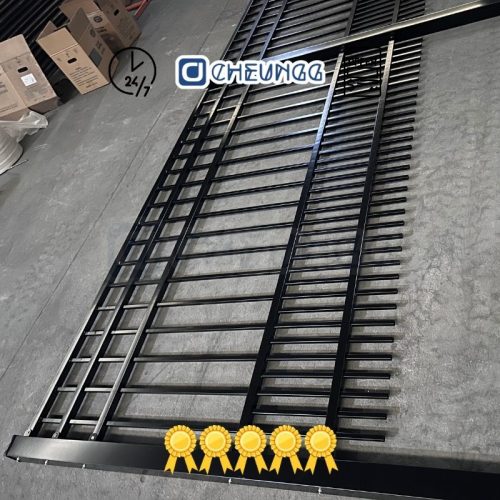 Black Metal Tubular Puppy Flat Top Fence Panels for Dog